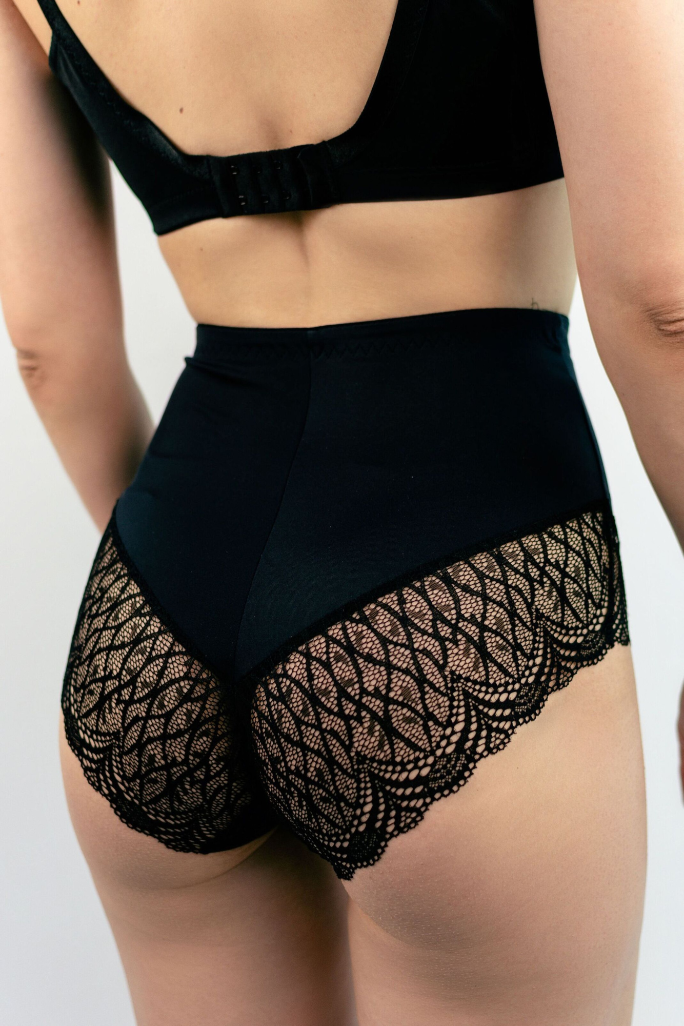 Orhideja 662-187 Трусы слипы высокие женские (42 Black/piony-912 )